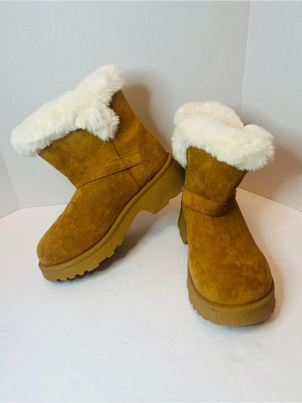 Women's Koolaburra by UGG Delene Mini Boot in the Chestnut colorway-size 9